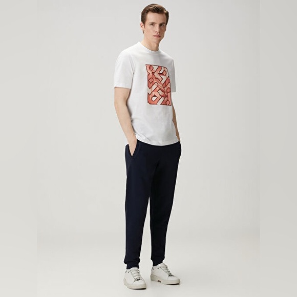 NWT Boss
White Logo Printed T-Shirt - Picture 2 of 7